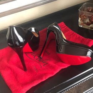 New Bianca louboutin size 38 1/2